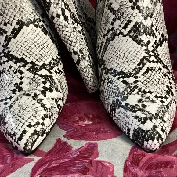 Black & White Snakeskin Pattern Heeled Boots Various Sizes - Picture 8 of 10
